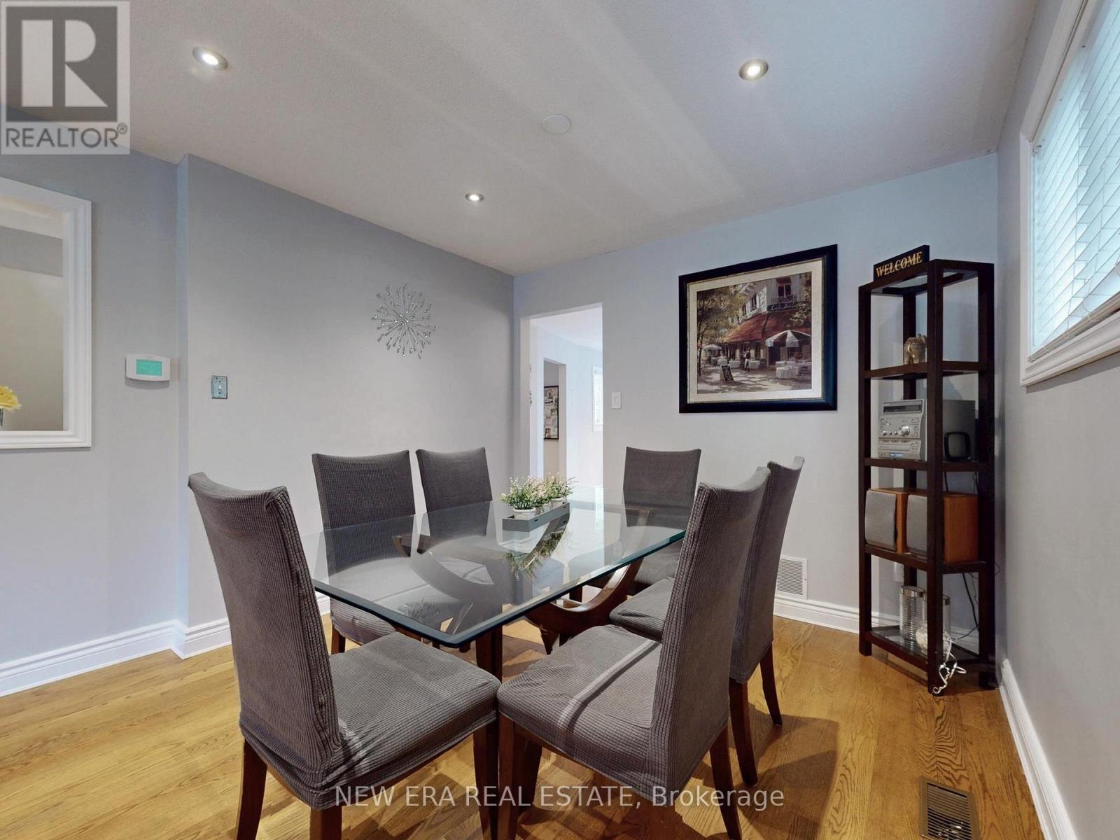 5380 Floral Hill Crescent, Mississauga, ON - Indoor Photo Showing Dining Room