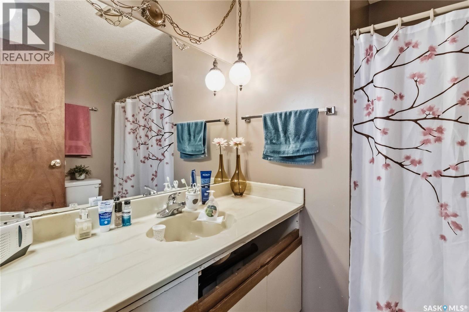 202 Verbeke Crescent, Saskatoon, SK - Indoor Photo Showing Bathroom