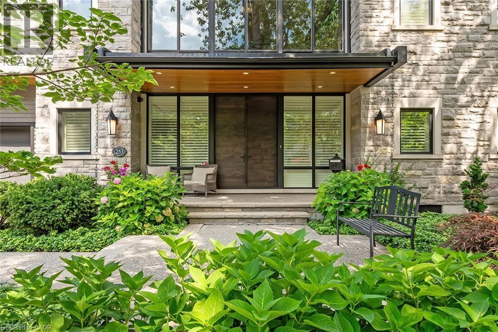 253 Rossmore Boulevard, Burlington, ON - Outdoor