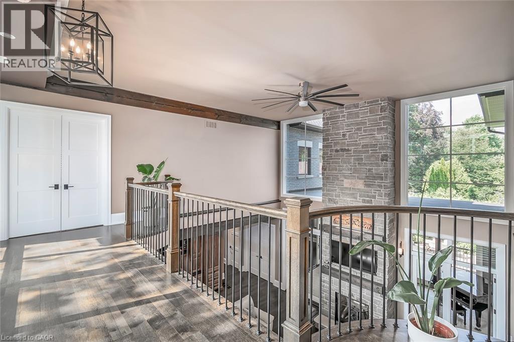 253 Rossmore Boulevard, Burlington, ON - Indoor Photo Showing Other Room