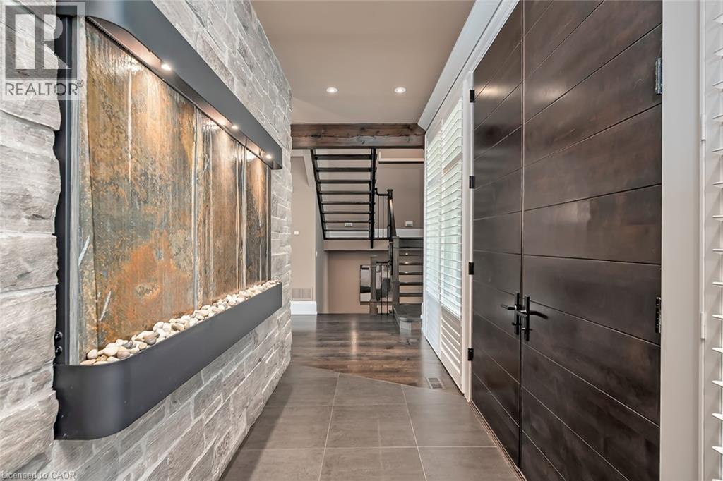 253 Rossmore Boulevard, Burlington, ON - Indoor Photo Showing Other Room