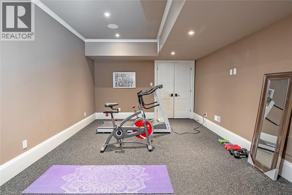 253 Rossmore Boulevard, Burlington, ON - Indoor Photo Showing Gym Room