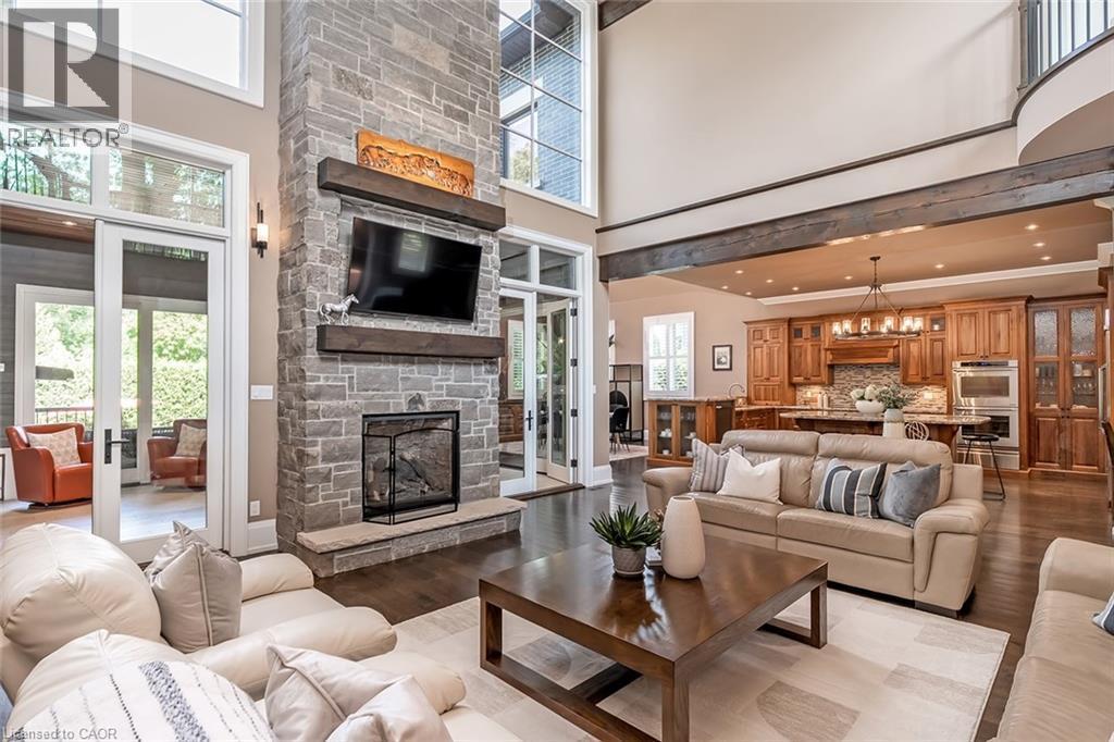 253 Rossmore Boulevard, Burlington, ON - Indoor Photo Showing Living Room With Fireplace