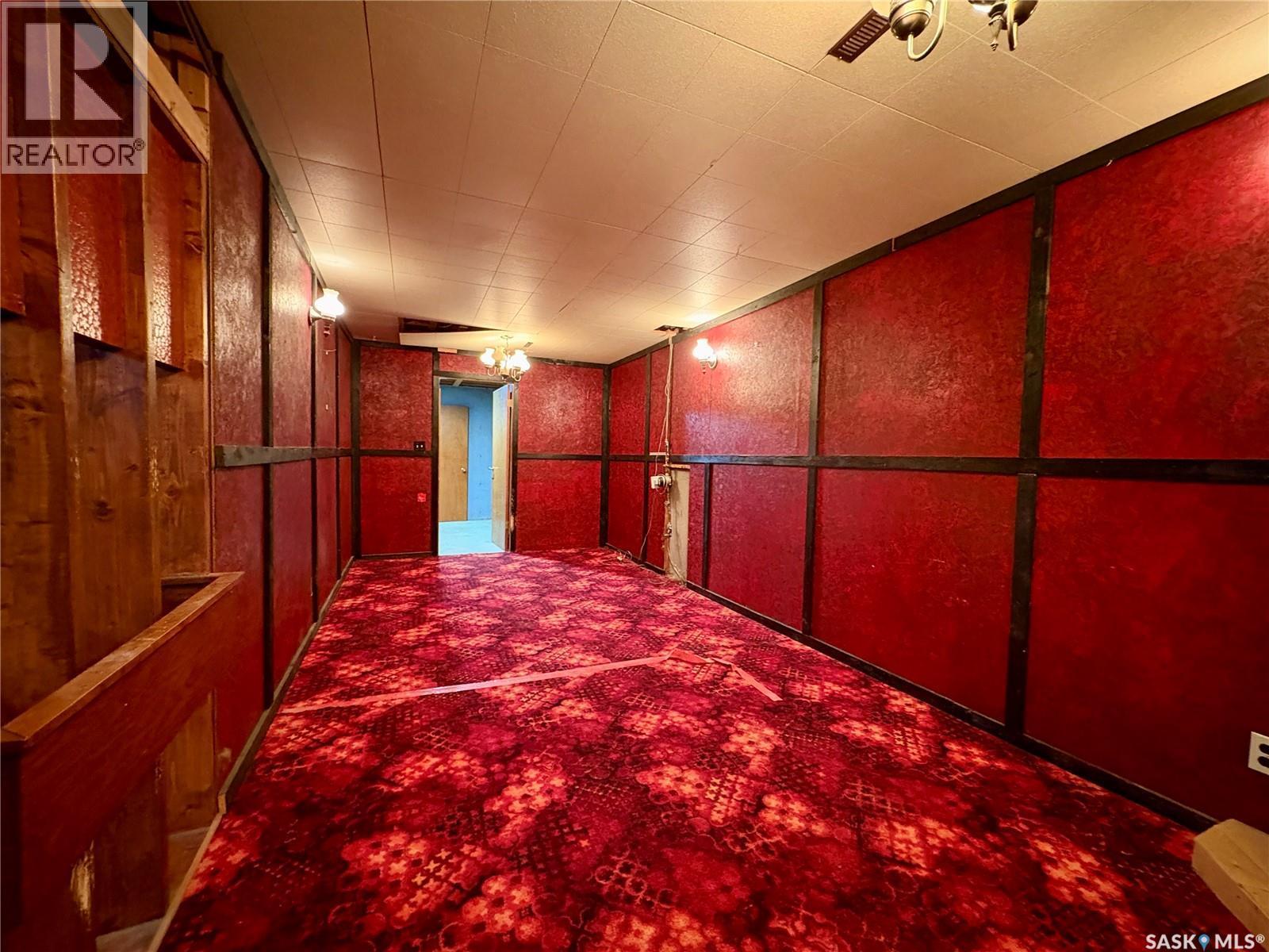 480 8Th Avenue Se, Swift Current, SK - Indoor Photo Showing Other Room