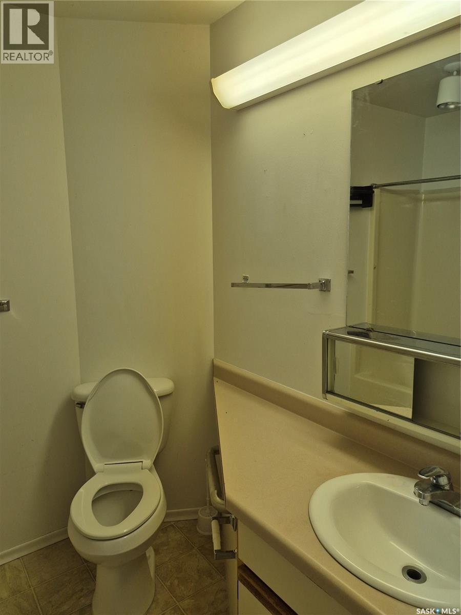 10 Pearl Avenue, Killaly, SK - Indoor Photo Showing Bathroom