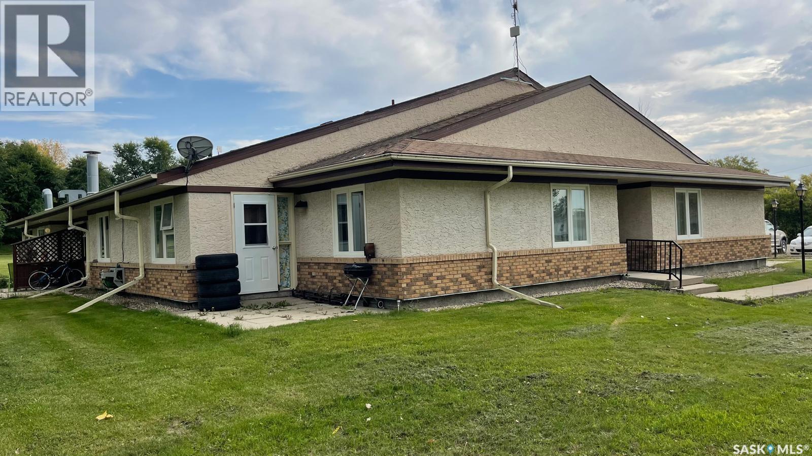 10 Pearl Avenue, Killaly, SK - Outdoor With Deck Patio Veranda