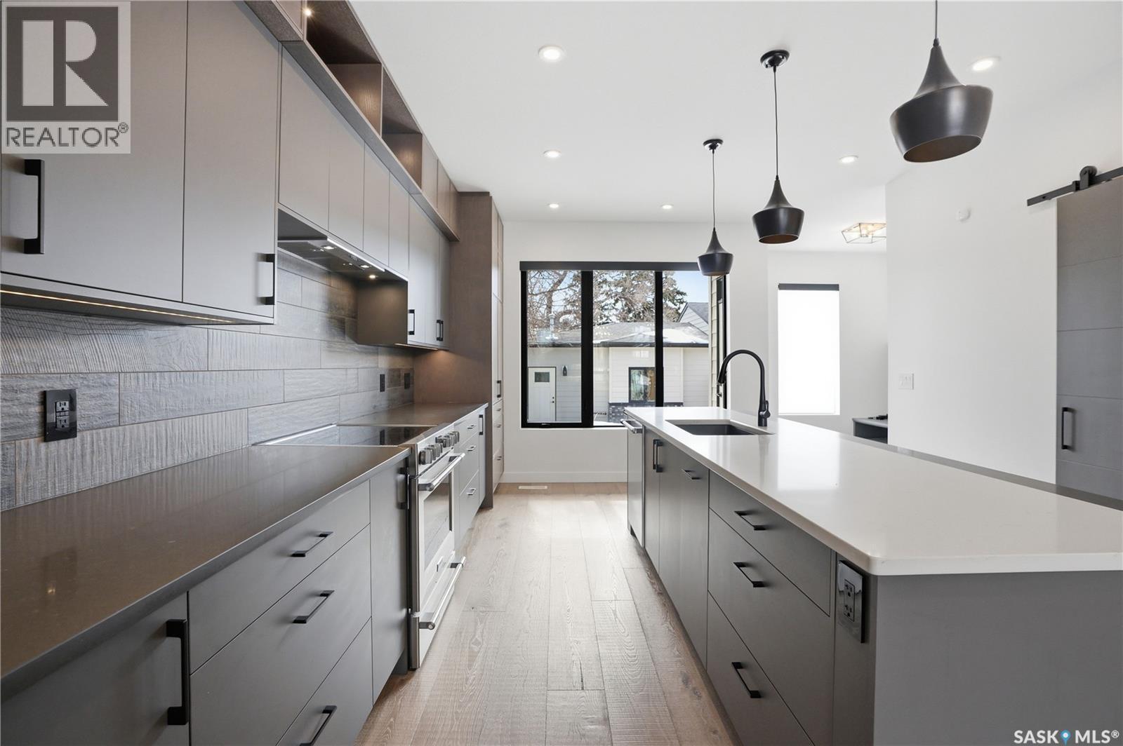 1312 15Th Street E, Saskatoon, SK - Indoor Photo Showing Kitchen With Upgraded Kitchen