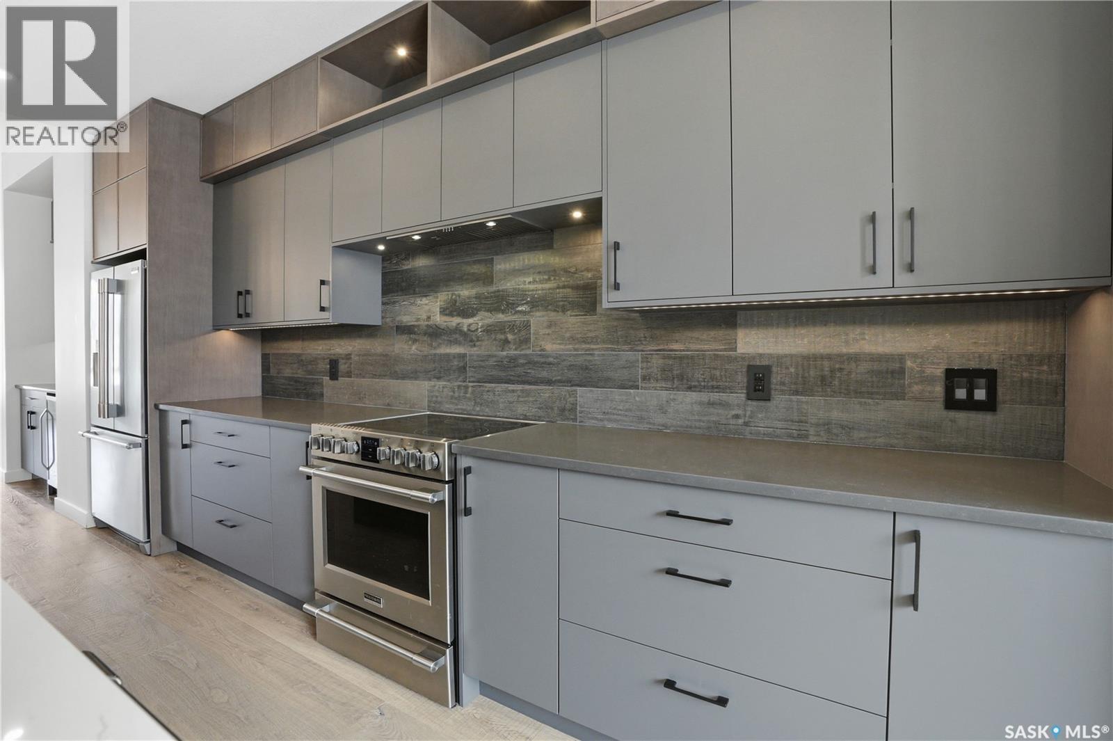 1312 15Th Street E, Saskatoon, SK - Indoor Photo Showing Kitchen With Stainless Steel Kitchen With Upgraded Kitchen