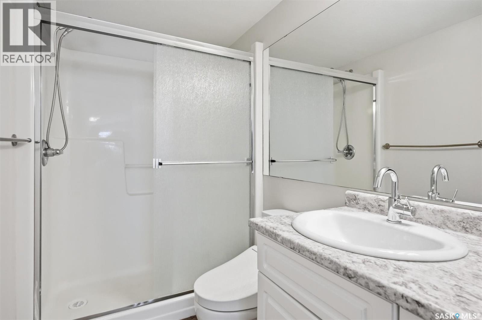 203 914 Heritage View, Saskatoon, SK - Indoor Photo Showing Bathroom