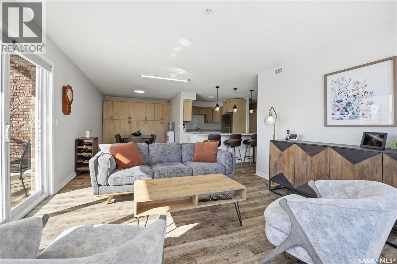 203 914 Heritage View, Saskatoon, SK - Indoor Photo Showing Living Room