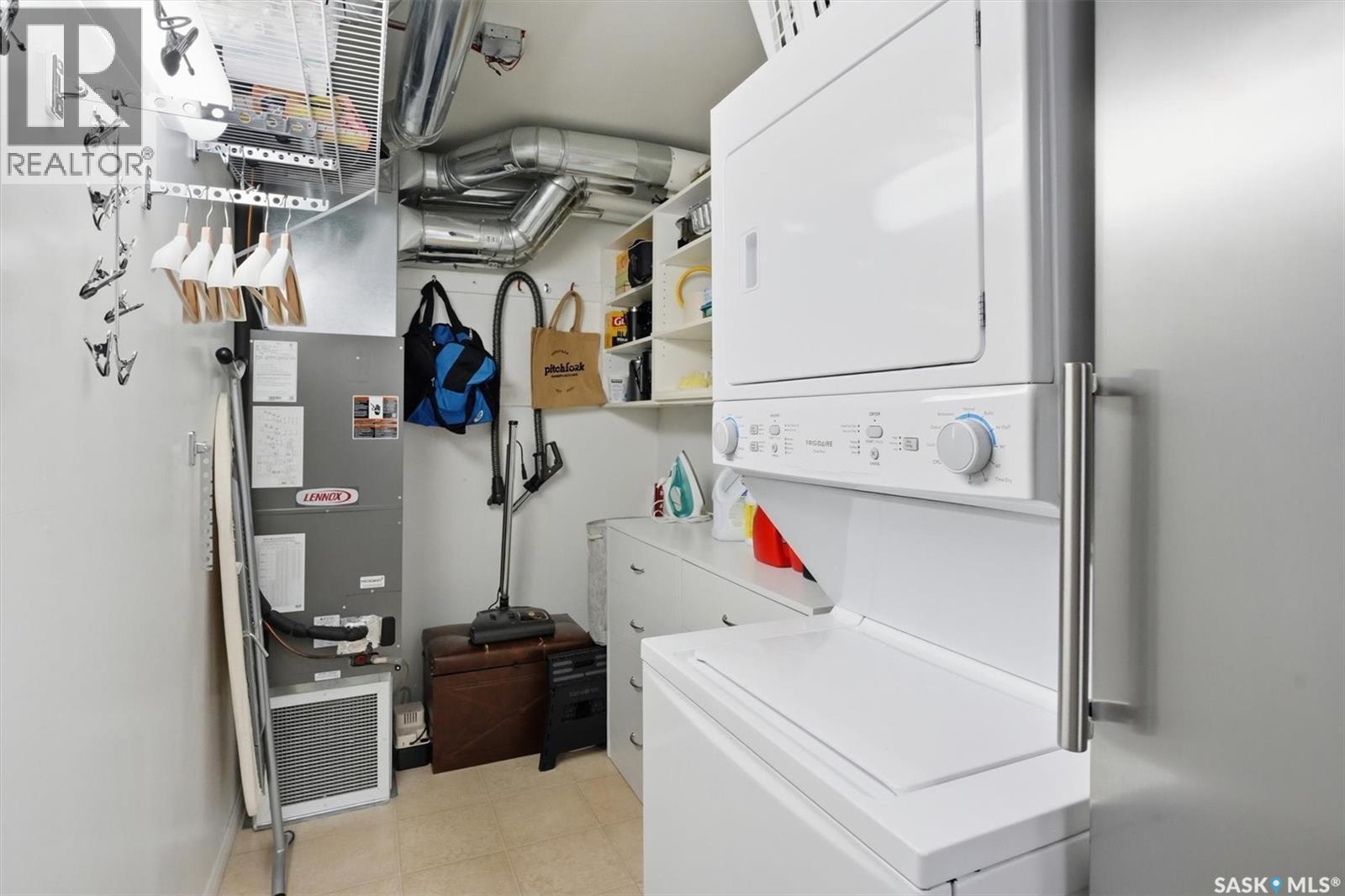 203 914 Heritage View, Saskatoon, SK - Indoor Photo Showing Laundry Room