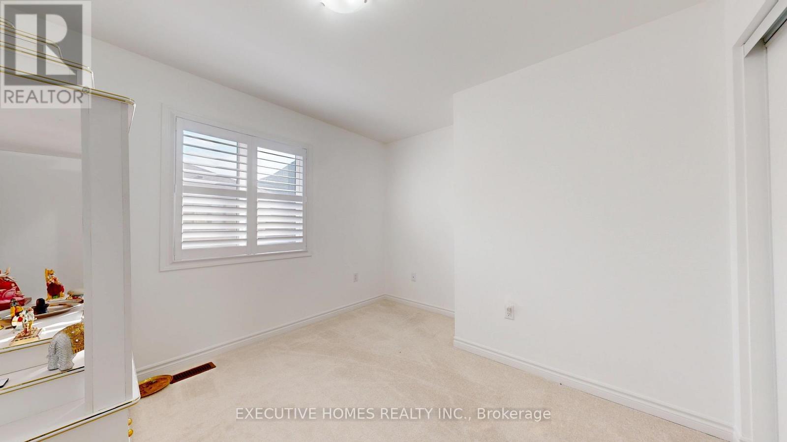 2885 Foxden Square, Pickering, ON - Indoor Photo Showing Other Room