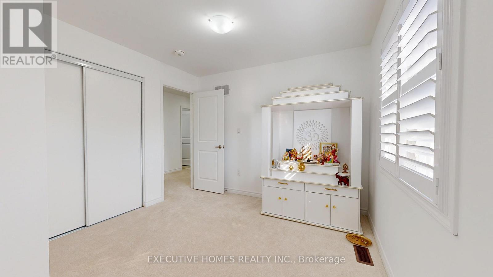 2885 Foxden Square, Pickering, ON - Indoor Photo Showing Other Room