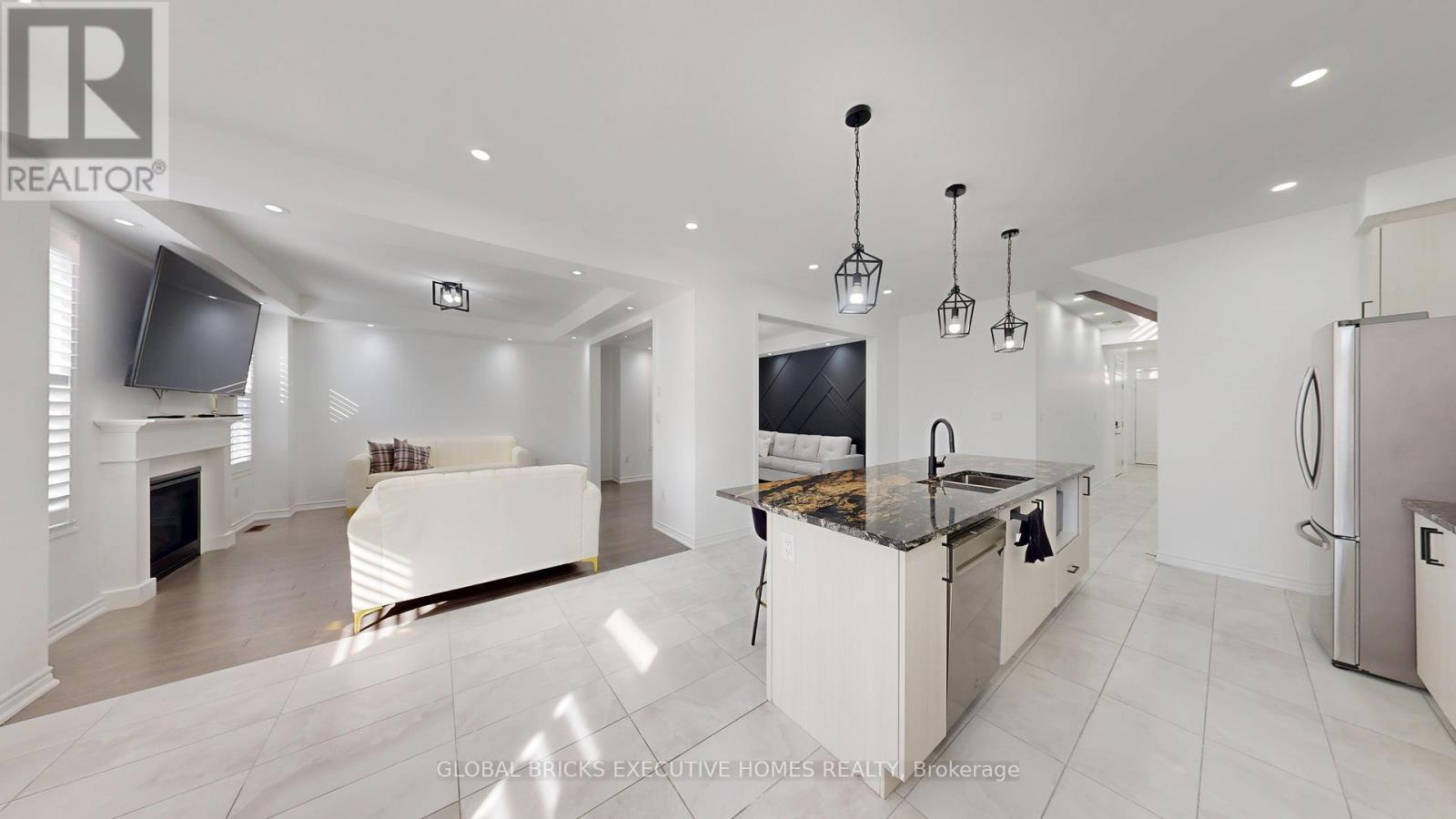 2885 Foxden Square, Pickering, ON - Indoor Photo Showing Kitchen With Upgraded Kitchen