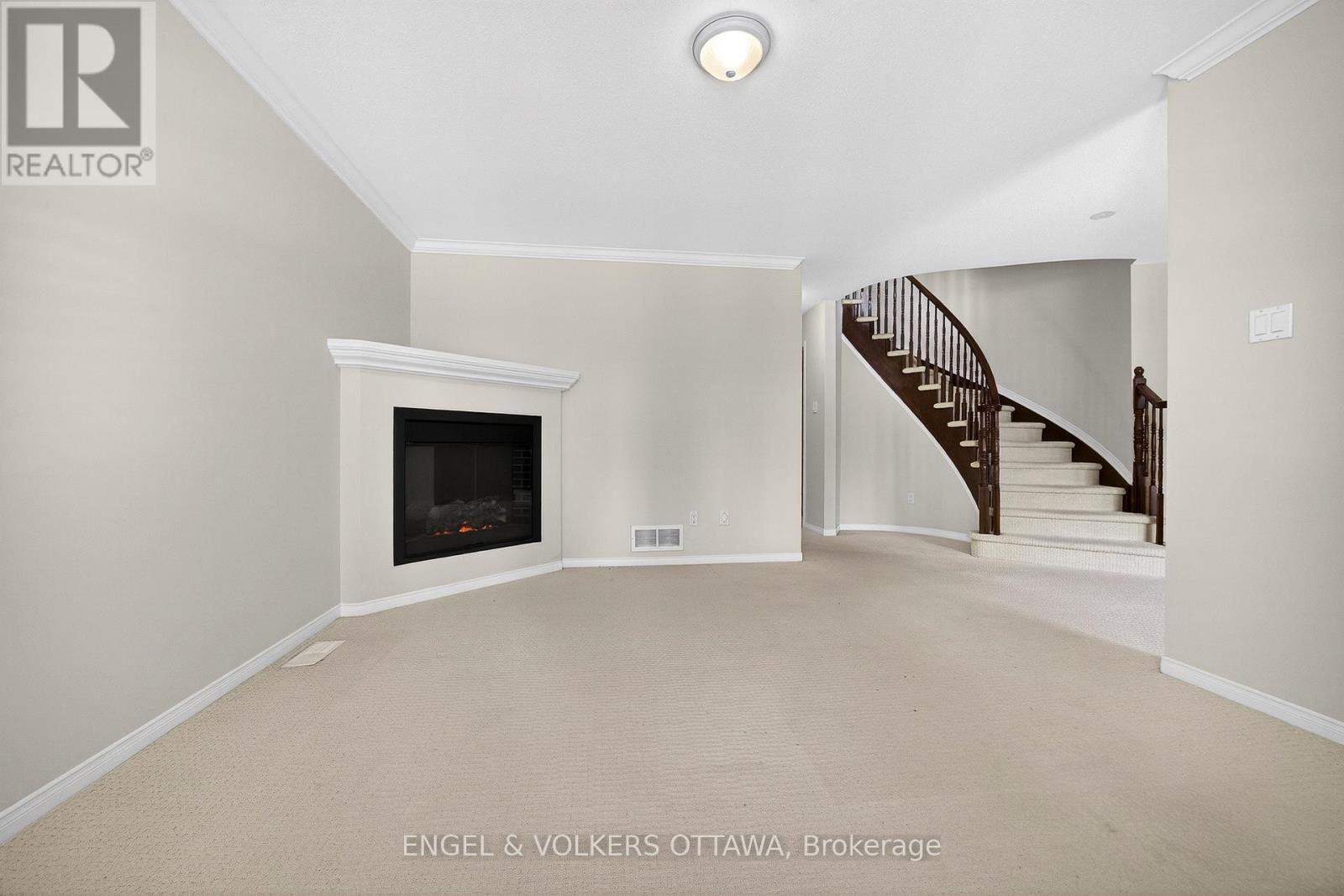 180 Lanark Avenue, Ottawa, ON - Indoor Photo Showing Other Room