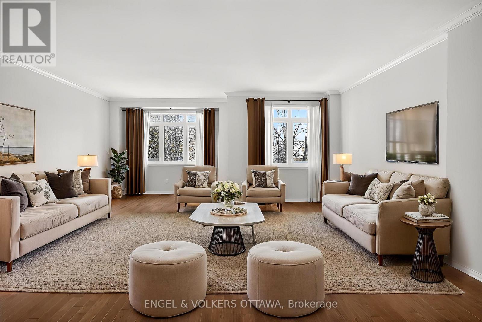 180 Lanark Avenue, Ottawa, ON - Indoor Photo Showing Living Room