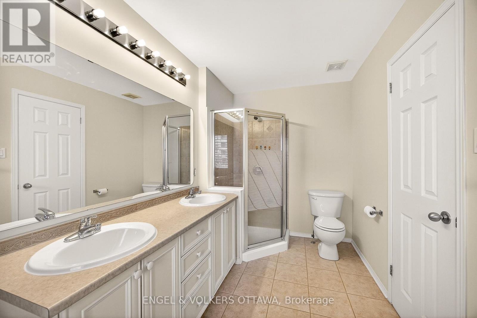 180 Lanark Avenue, Ottawa, ON - Indoor Photo Showing Bathroom