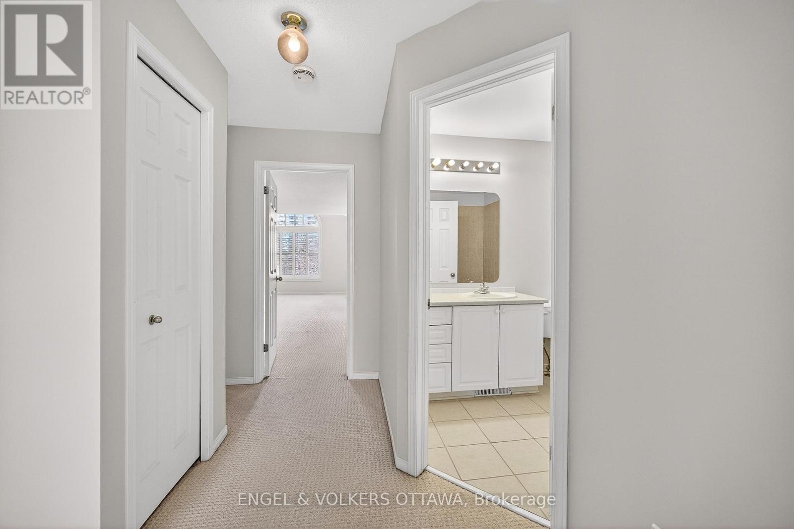 180 Lanark Avenue, Ottawa, ON - Indoor Photo Showing Other Room