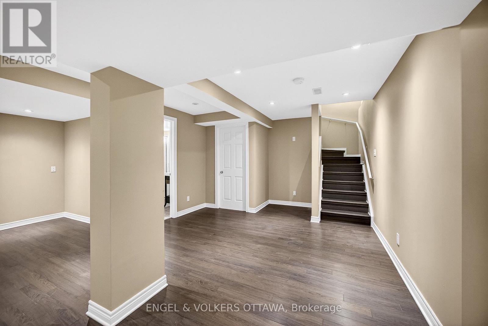 180 Lanark Avenue, Ottawa, ON - Indoor Photo Showing Other Room