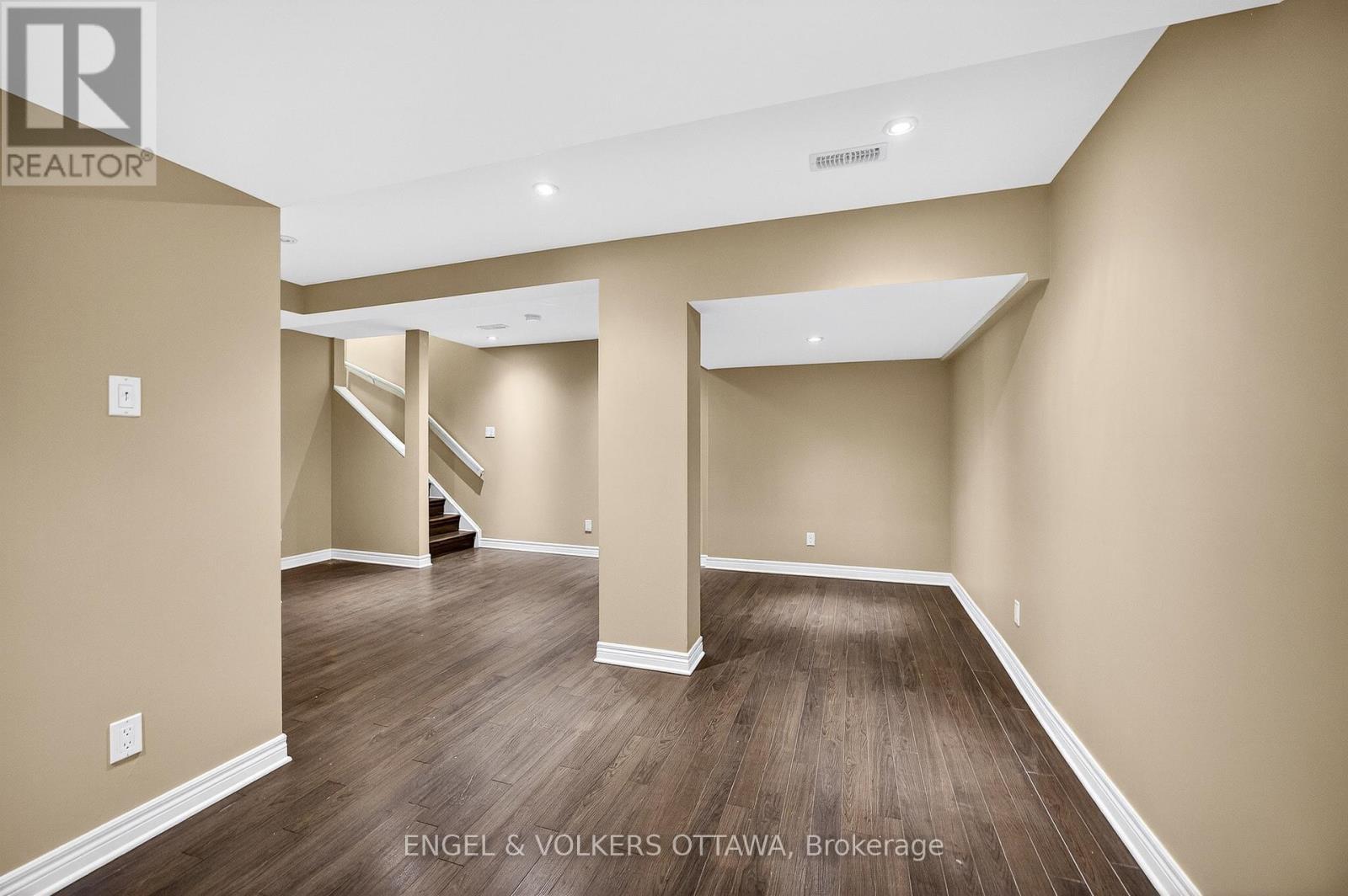 180 Lanark Avenue, Ottawa, ON - Indoor Photo Showing Other Room