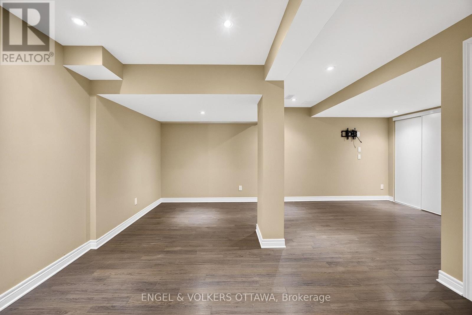 180 Lanark Avenue, Ottawa, ON - Indoor Photo Showing Other Room