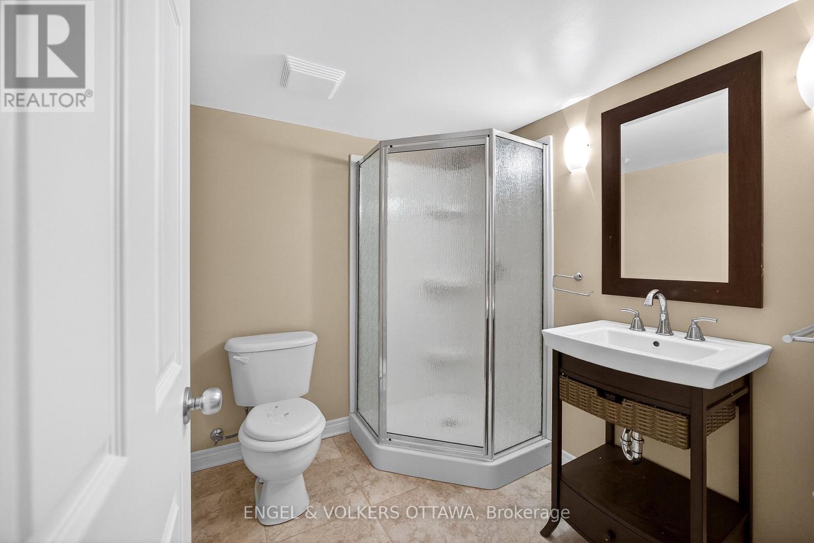 180 Lanark Avenue, Ottawa, ON - Indoor Photo Showing Bathroom
