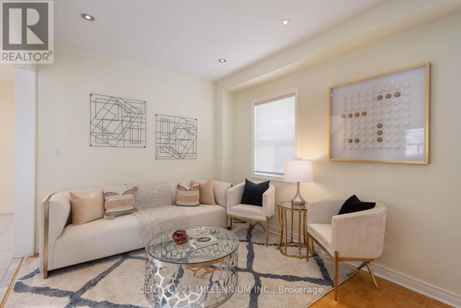 5869 Yachtsman Cross, Mississauga, ON - Indoor Photo Showing Living Room