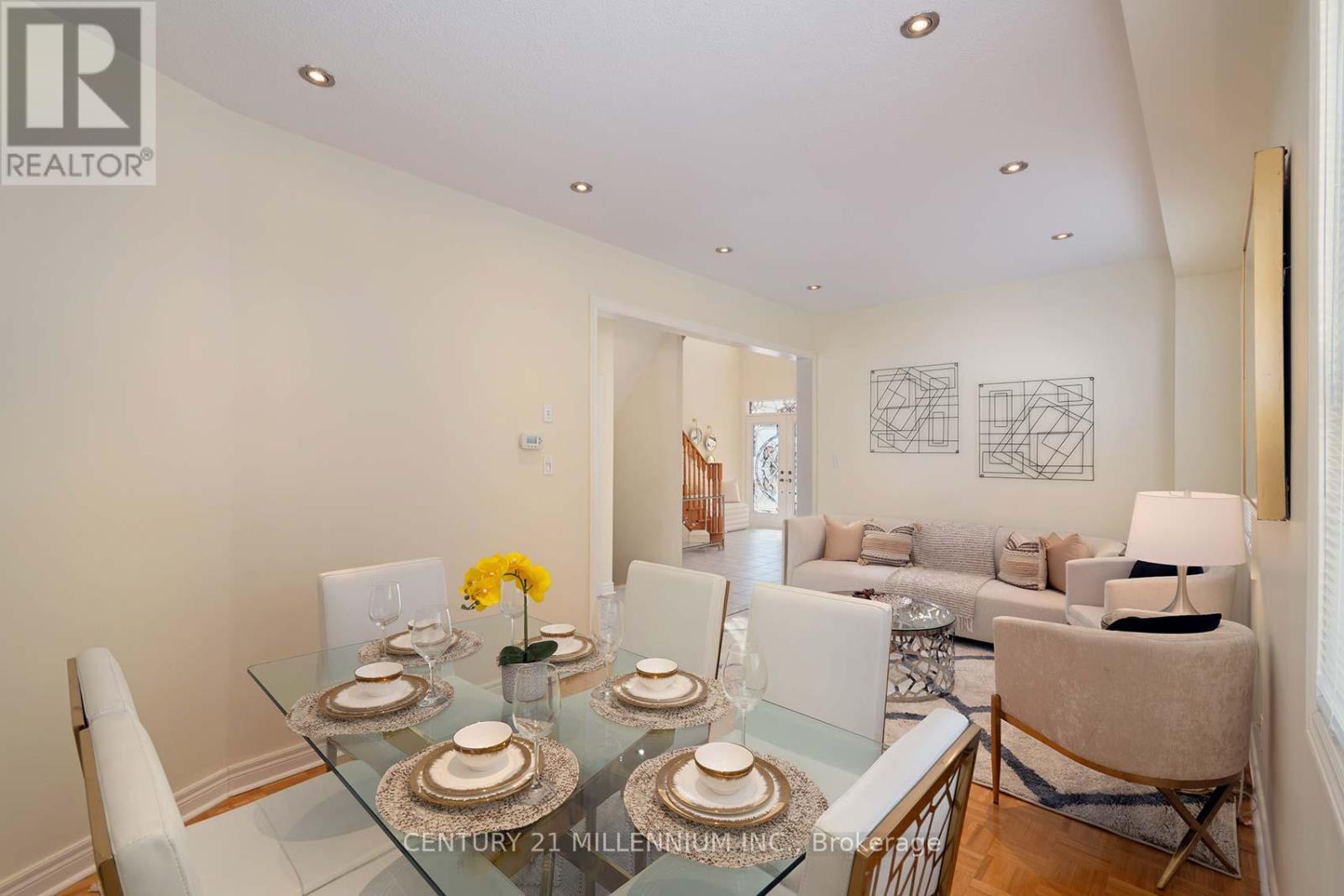 5869 Yachtsman Cross, Mississauga, ON - Indoor Photo Showing Dining Room