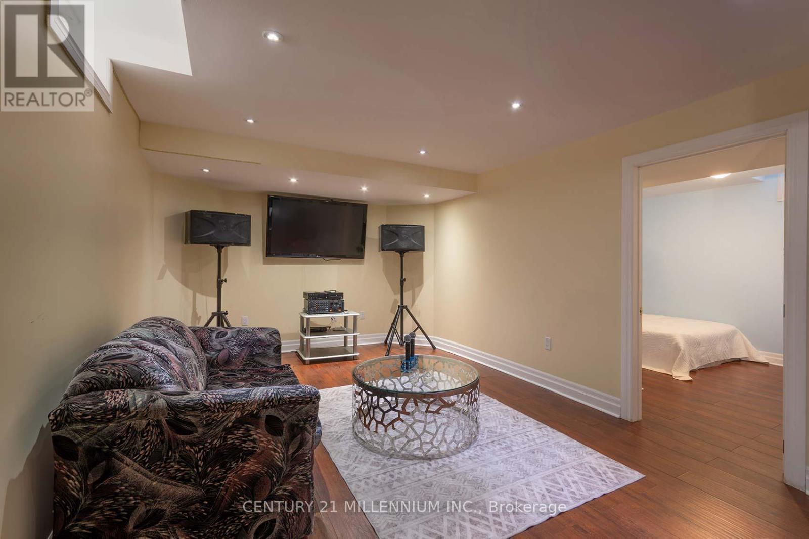 5869 Yachtsman Cross, Mississauga, ON - Indoor