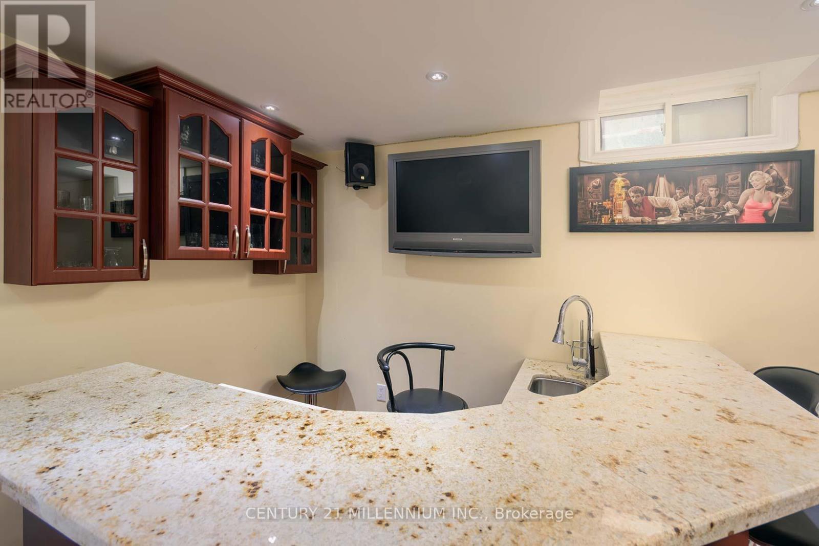 5869 Yachtsman Cross, Mississauga, ON - Indoor