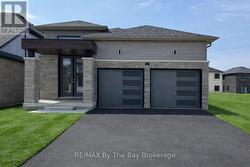 7 ROSANNE CIRCLE Wasaga Beach, ON L9Z 0N4