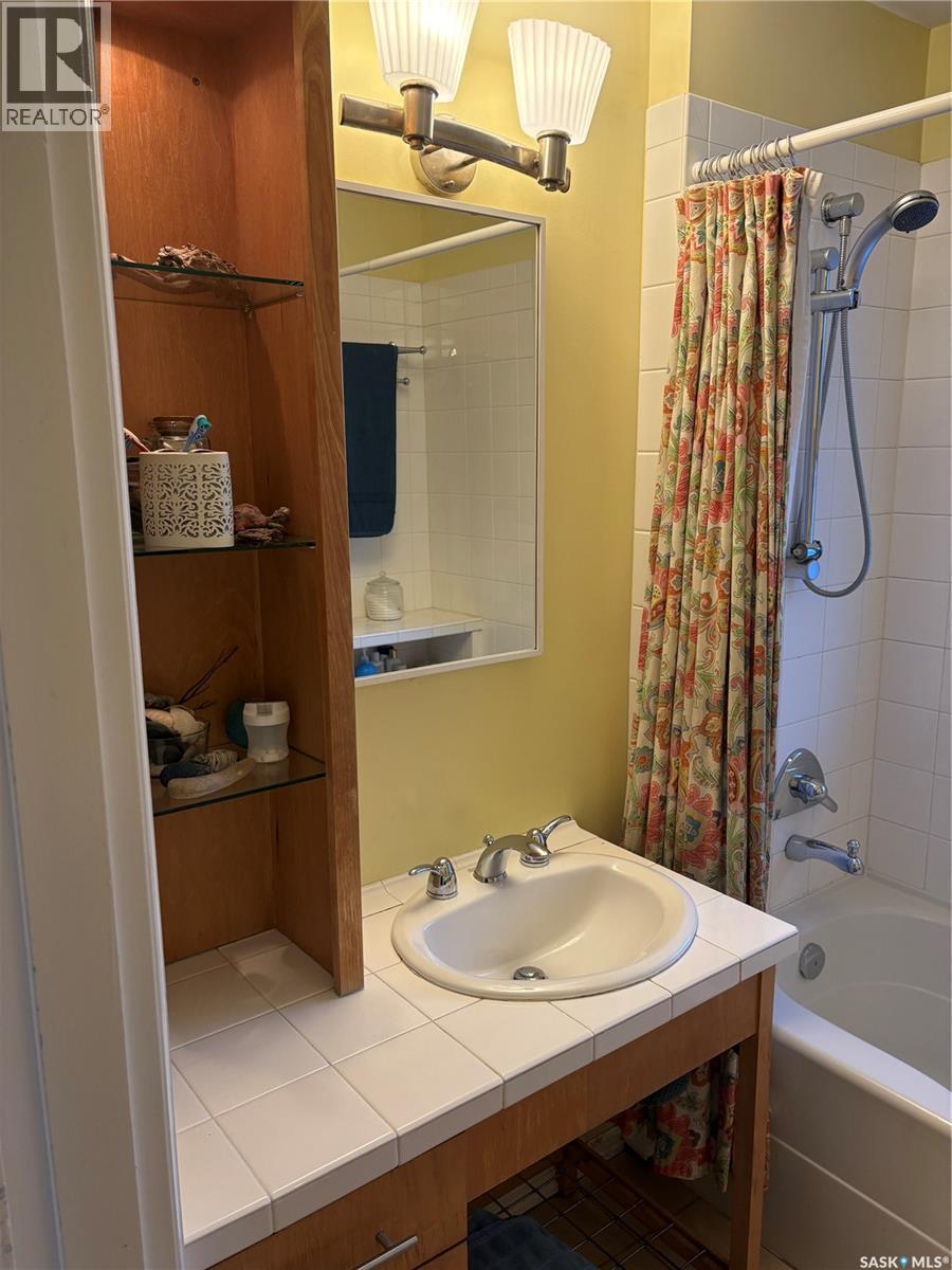 2620 Angus Boulevard, Regina, SK - Indoor Photo Showing Bathroom
