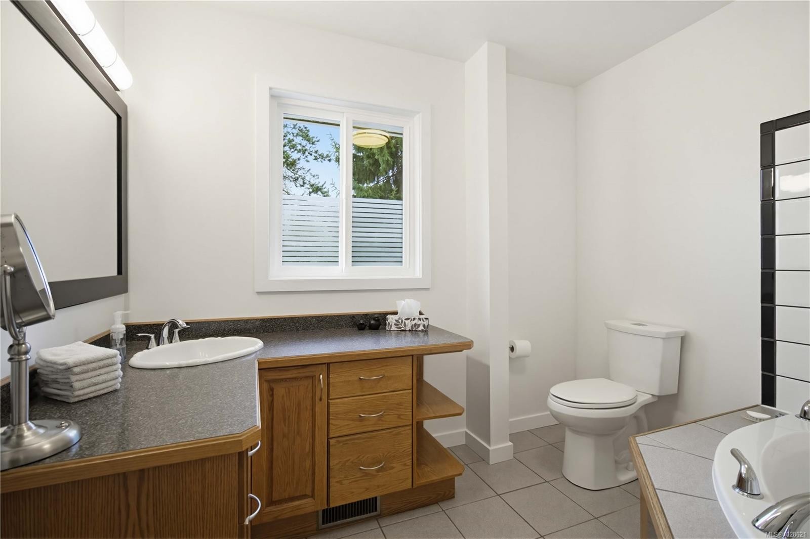 9552 Sharples Rd, Sidney, BC