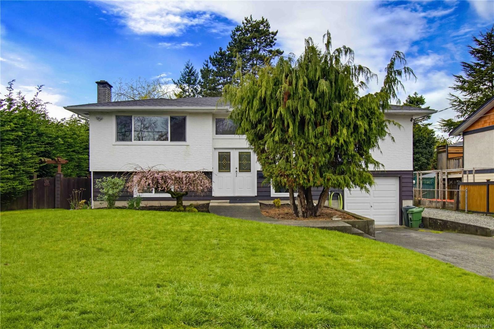 9552 Sharples Rd, Sidney, BC