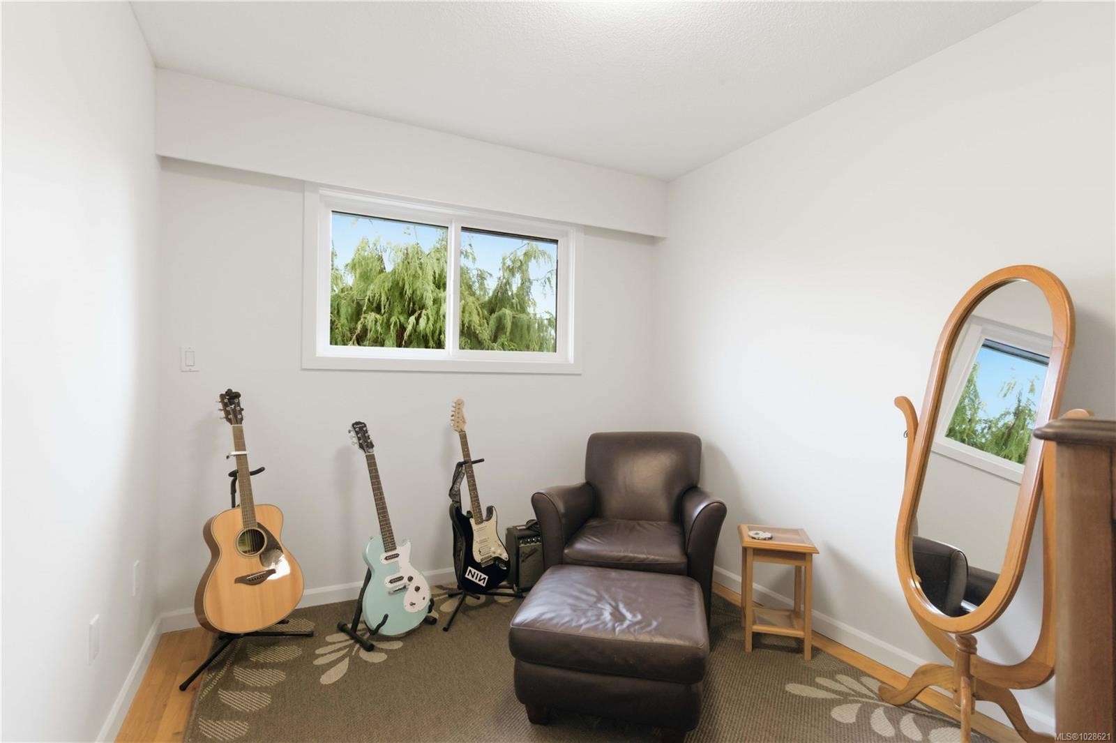 9552 Sharples Rd, Sidney, BC