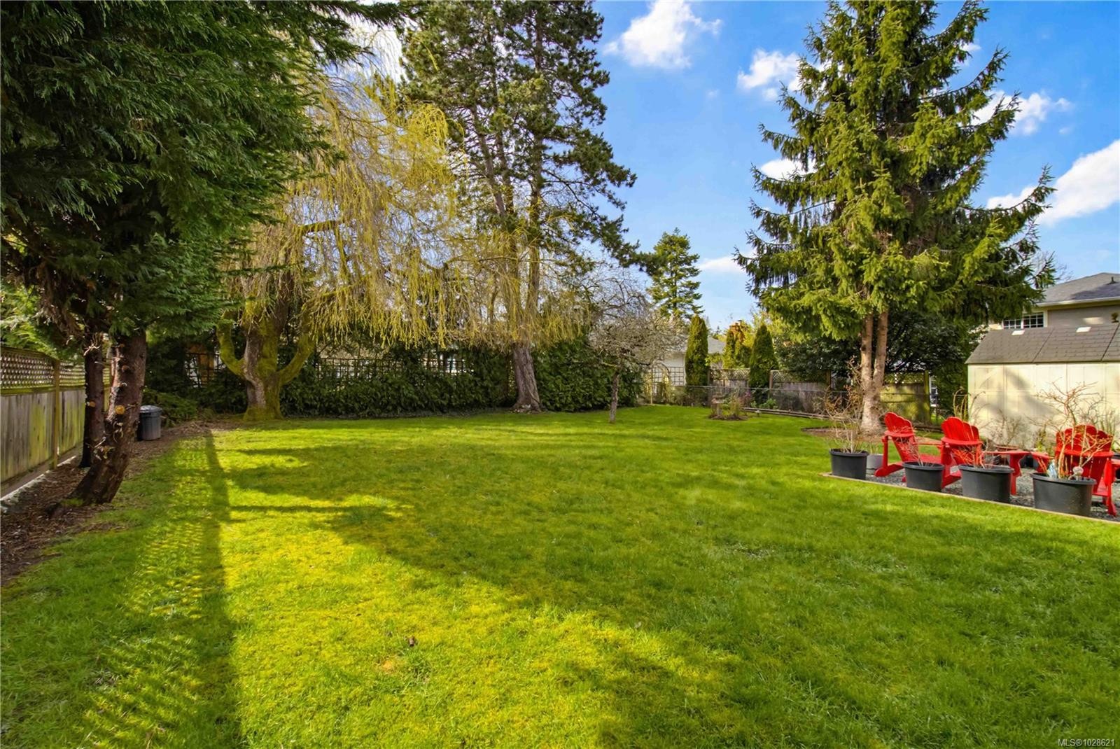 9552 Sharples Rd, Sidney, BC