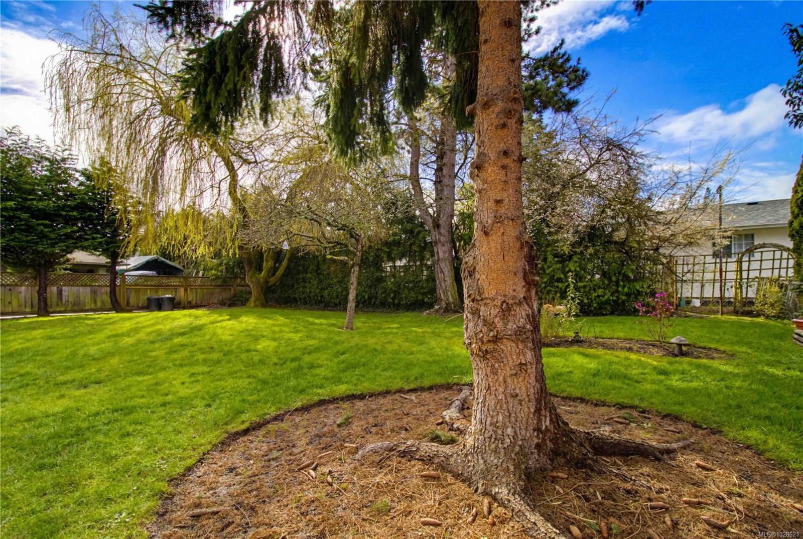 9552 Sharples Rd, Sidney, BC