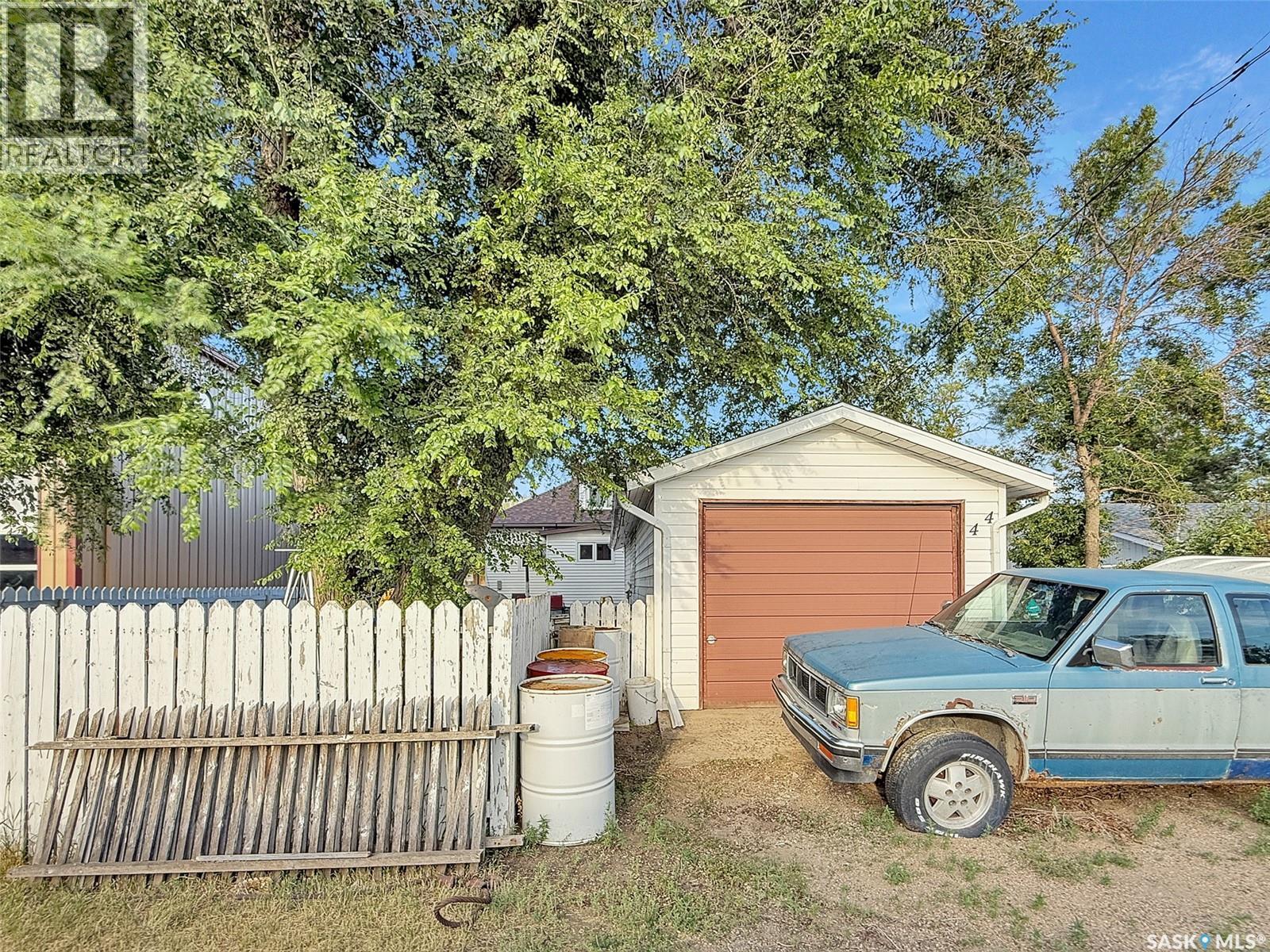 44 5Th Avenue Ne, Swift Current, SK - Outdoor