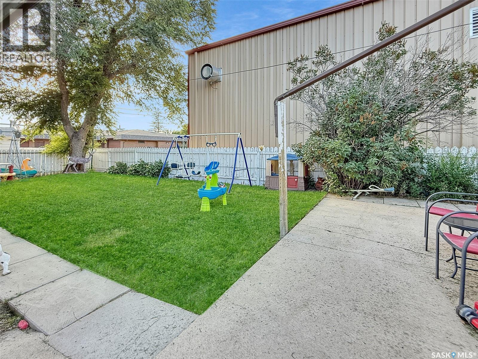 44 5Th Avenue Ne, Swift Current, SK - Outdoor