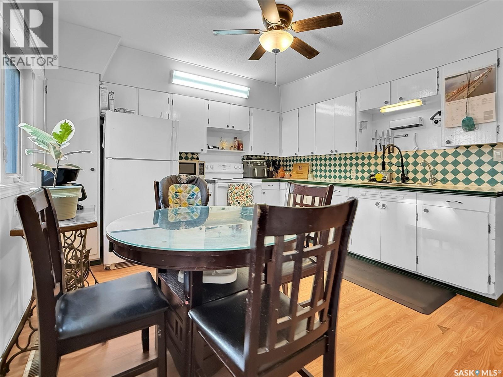 44 5Th Avenue Ne, Swift Current, SK - Indoor