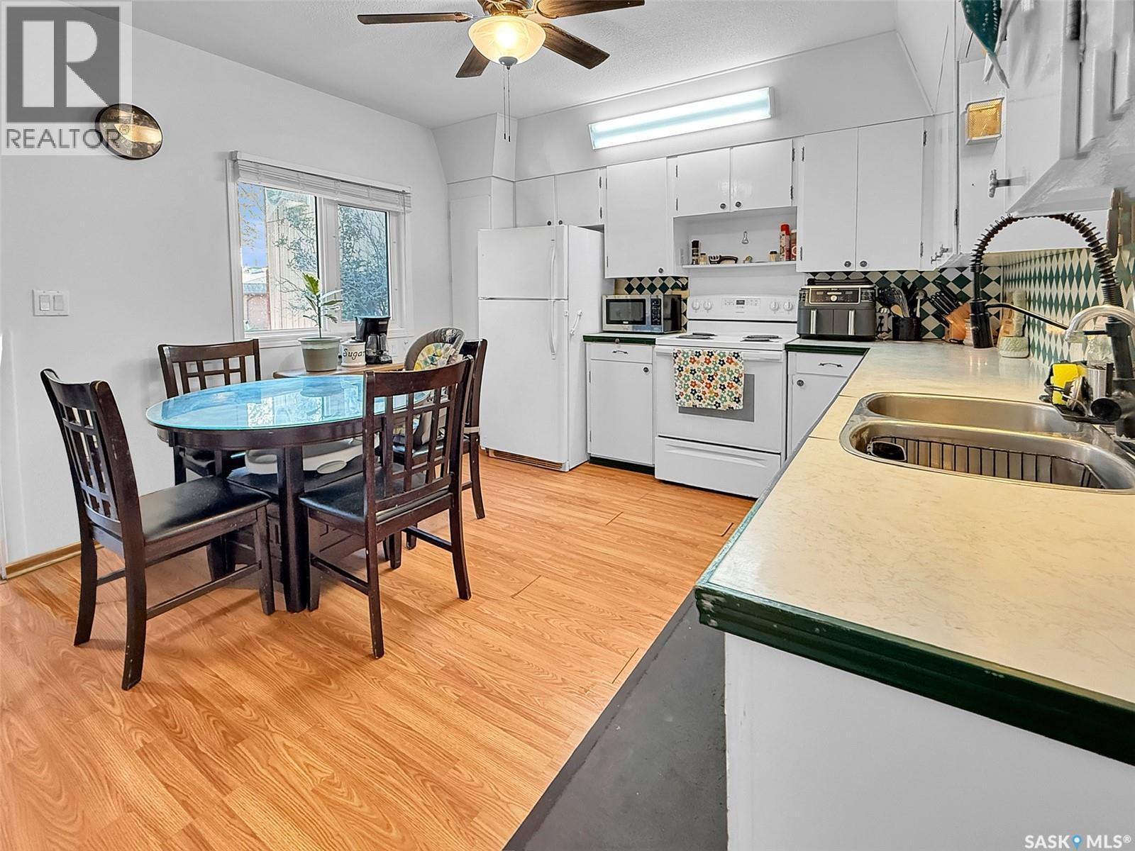 44 5Th Avenue Ne, Swift Current, SK - Indoor