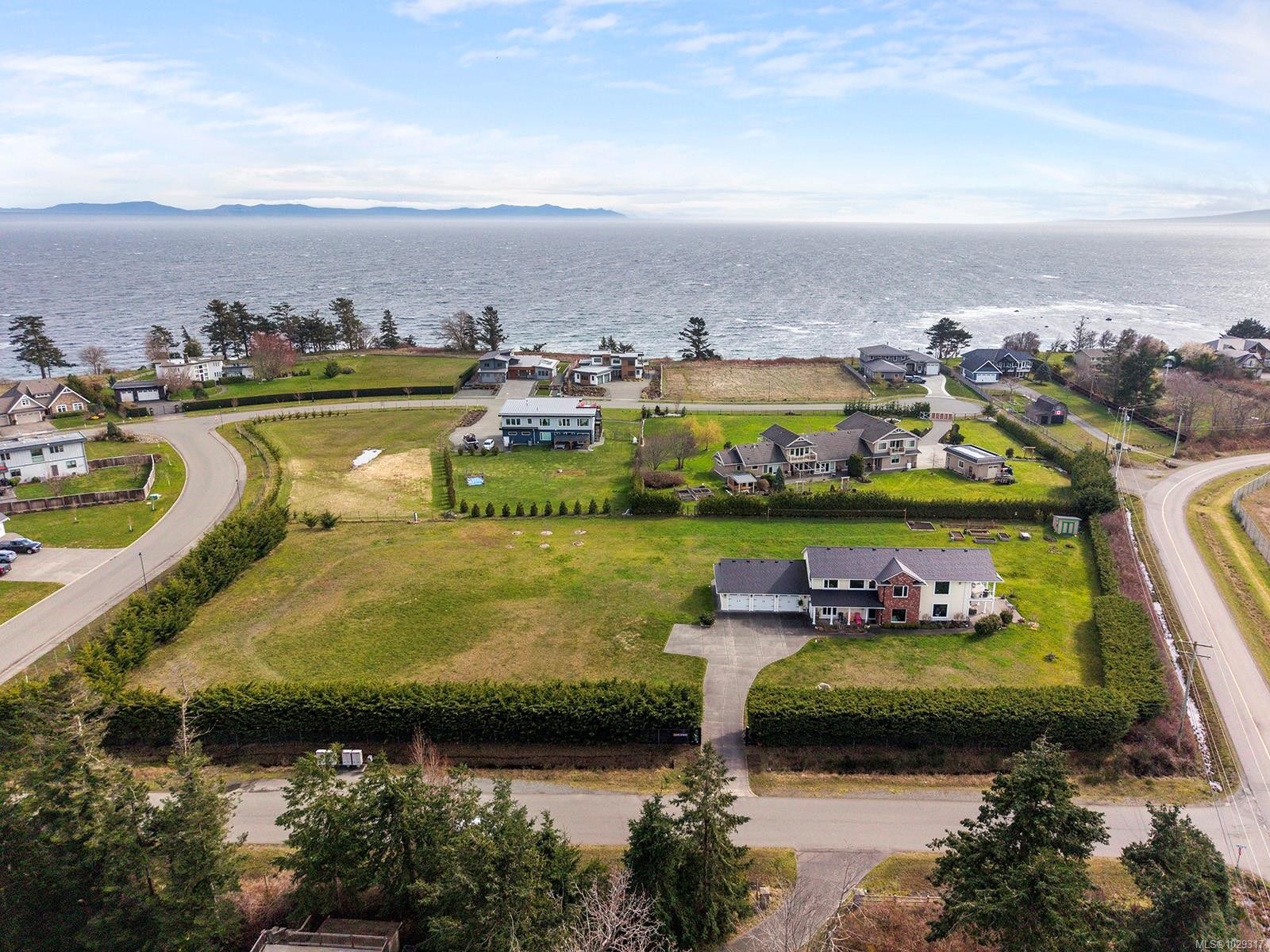 1167 Tara Rd, Comox, BC