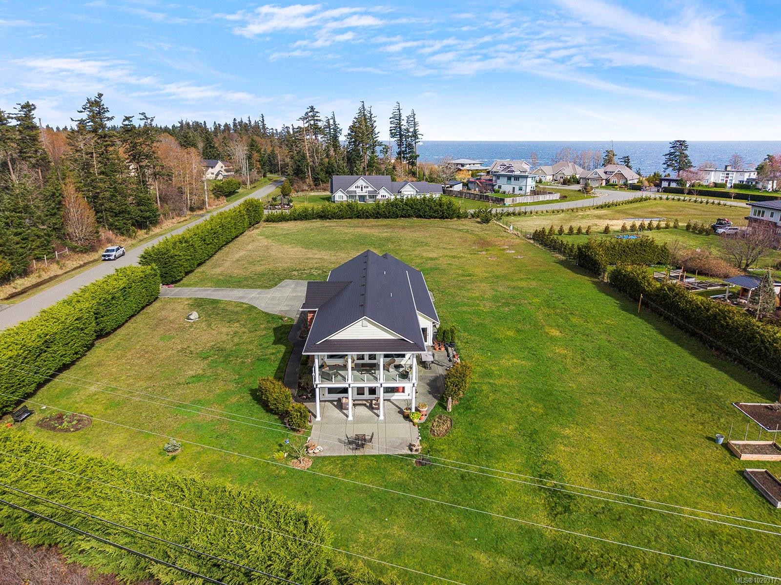 1167 Tara Rd, Comox, BC
