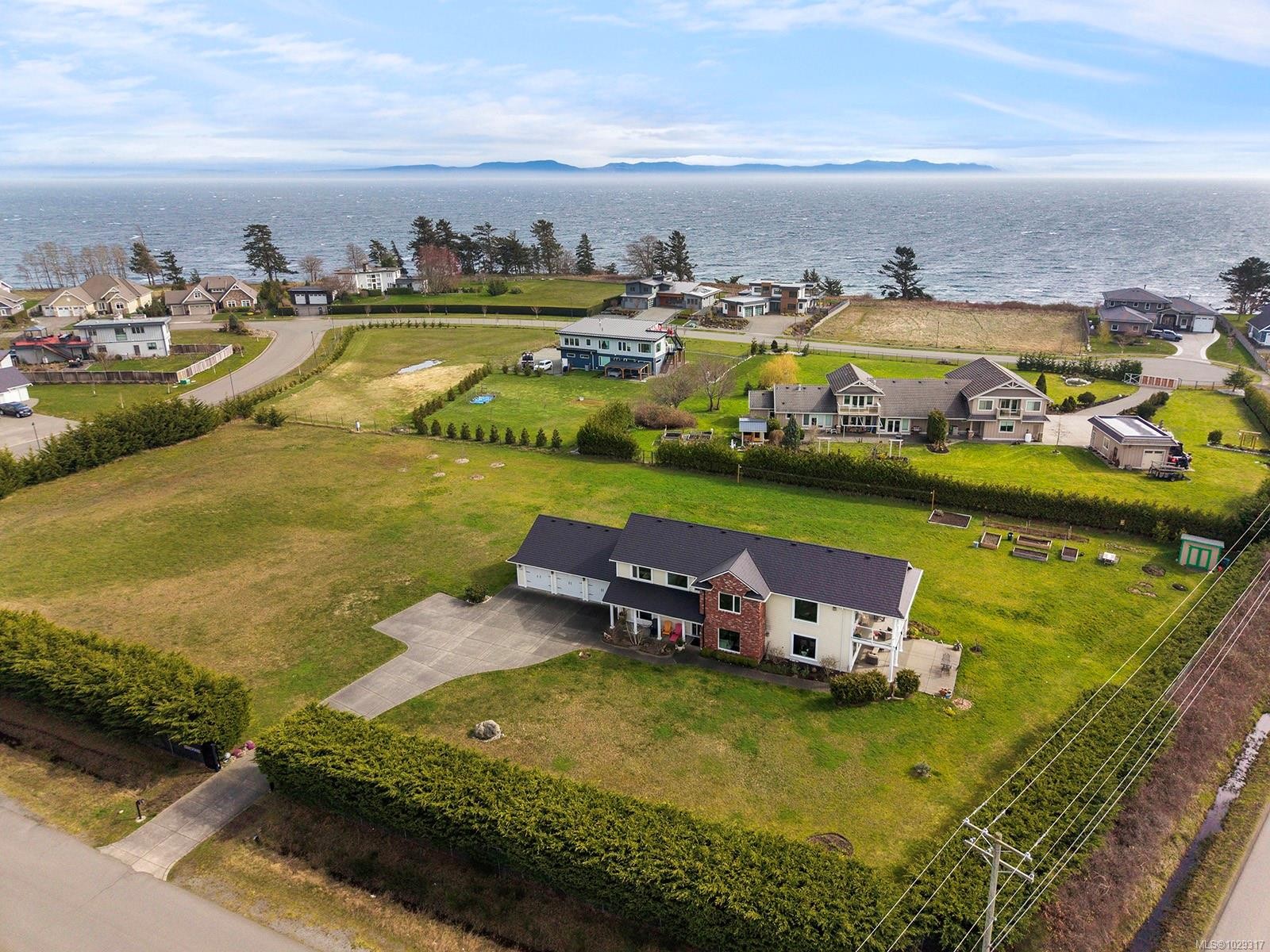 1167 Tara Rd, Comox, BC