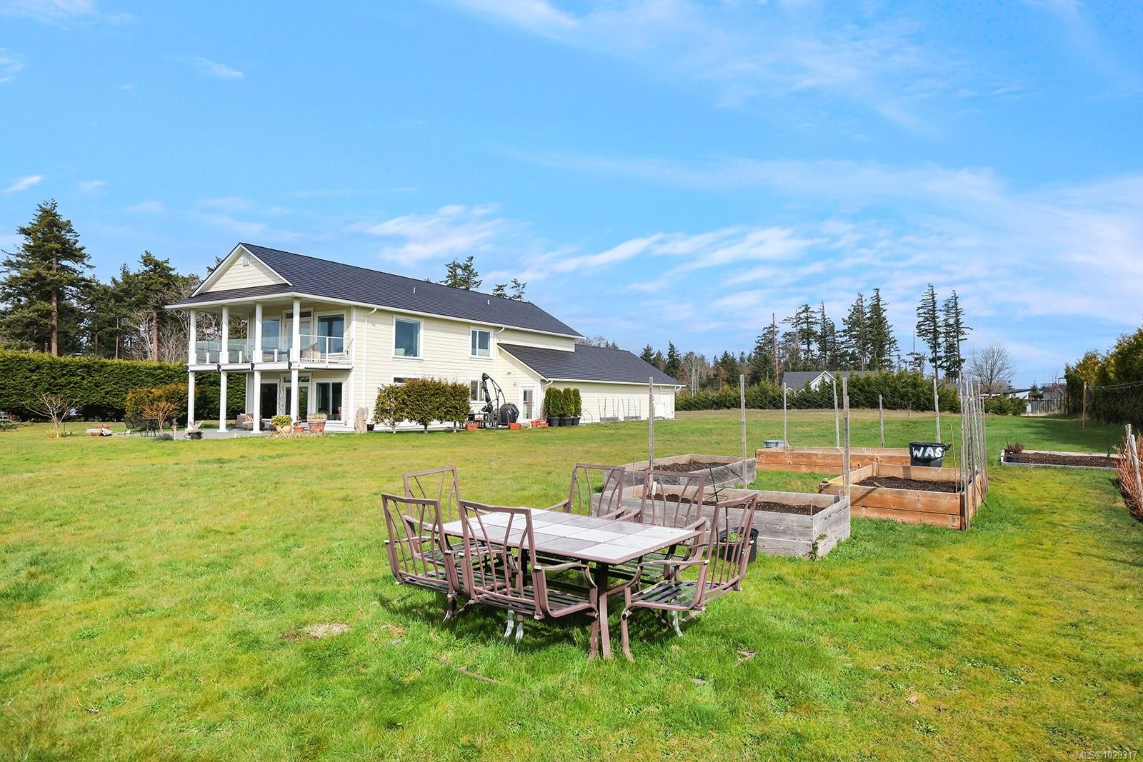 1167 Tara Rd, Comox, BC