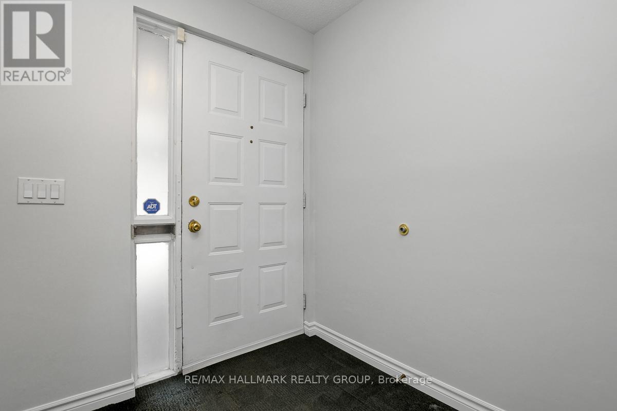261 Bruyere Street, Ottawa, ON - Indoor Photo Showing Other Room