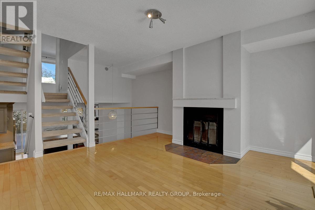 261 Bruyere Street, Ottawa, ON - Indoor With Fireplace
