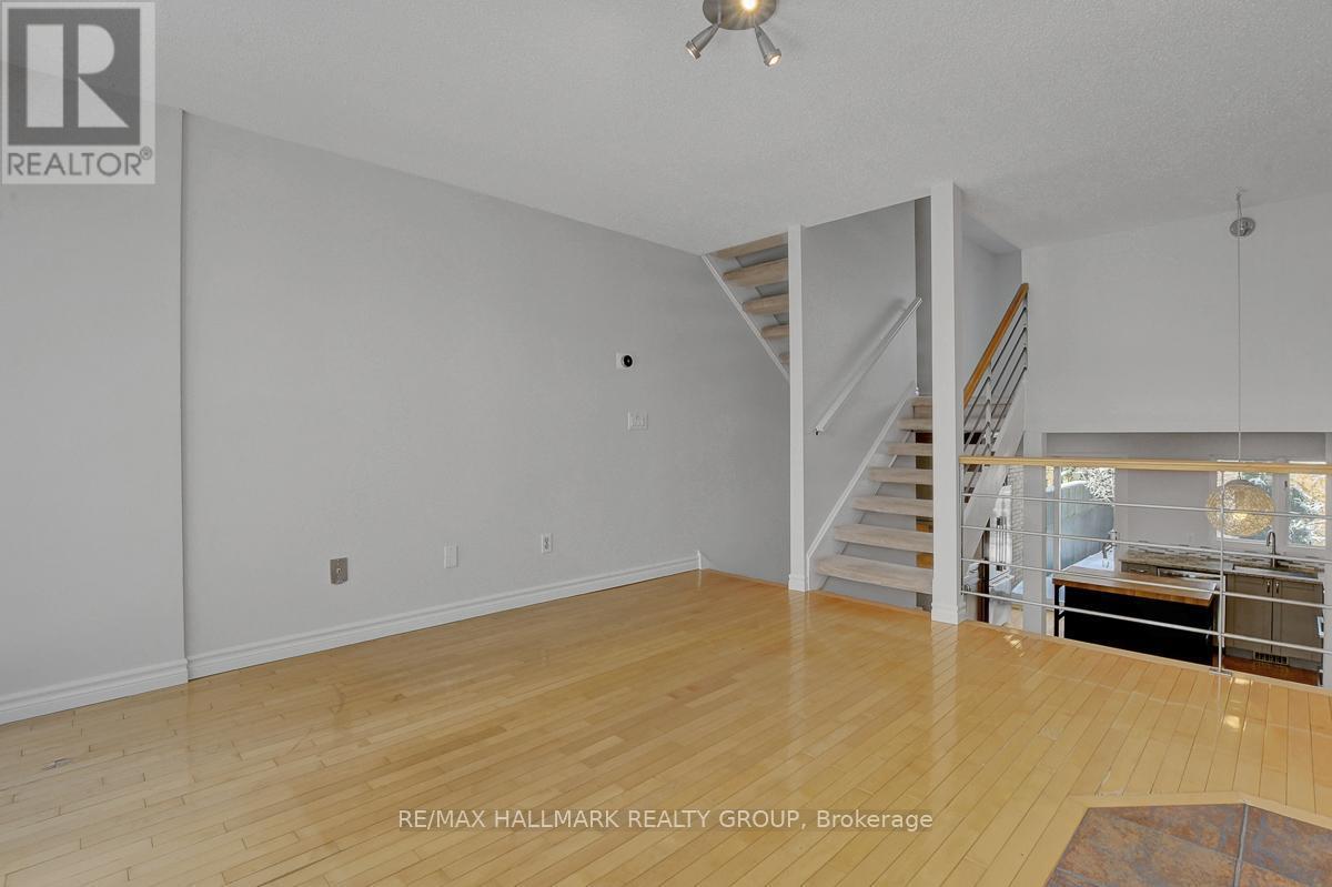 261 Bruyere Street, Ottawa, ON - Indoor Photo Showing Other Room