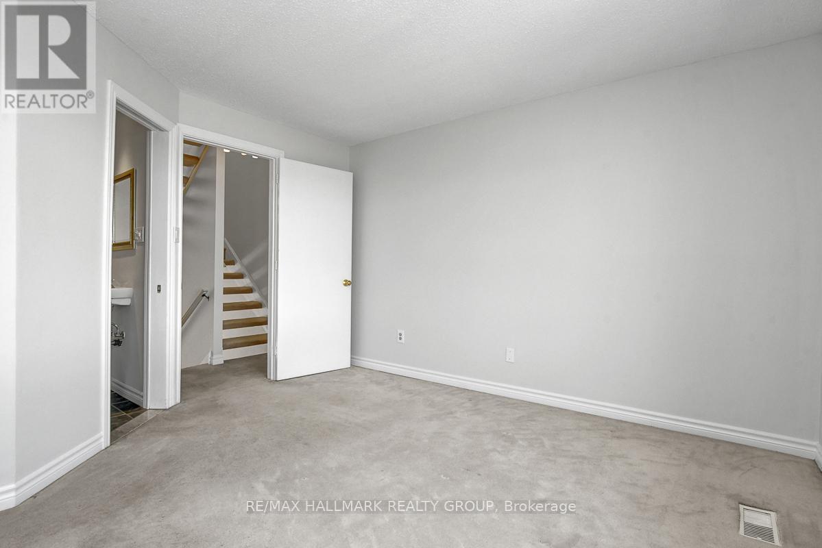 261 Bruyere Street, Ottawa, ON - Indoor Photo Showing Other Room