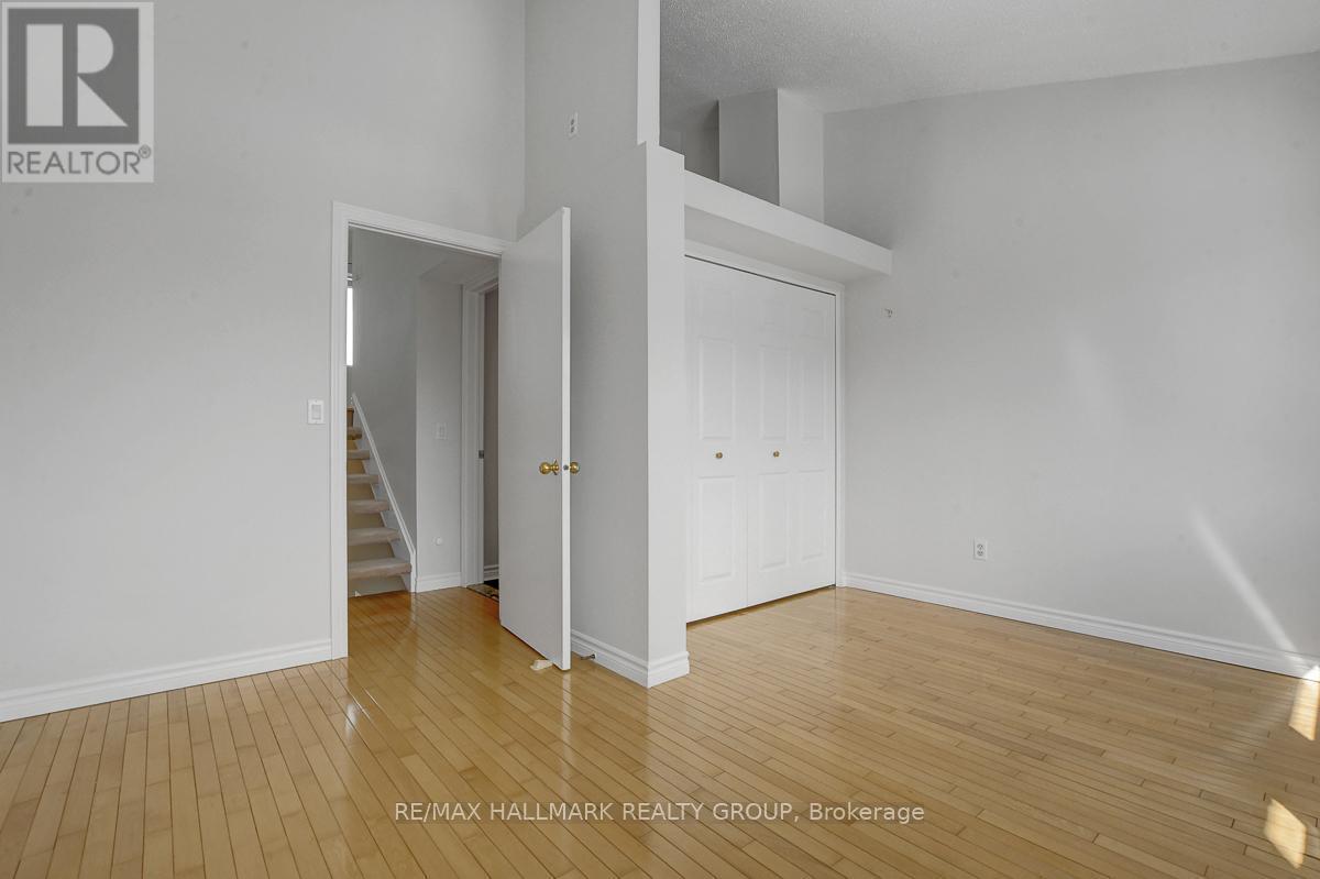 261 Bruyere Street, Ottawa, ON - Indoor Photo Showing Other Room